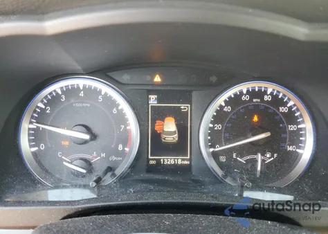 2018 Toyota Highlander Se z USA, uszkodzony, nr VIN 5TDJZRFH8JS486096